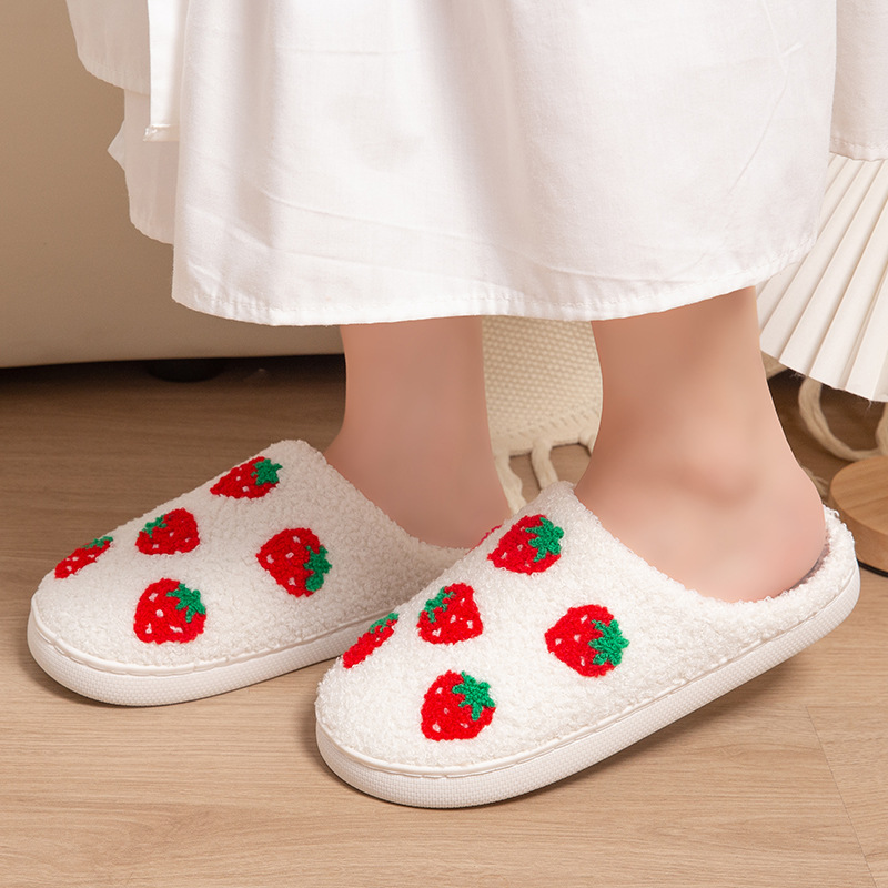 Damskie kapcie truskawkowe, do – Fluffy Fur Slipper recenzja i cena